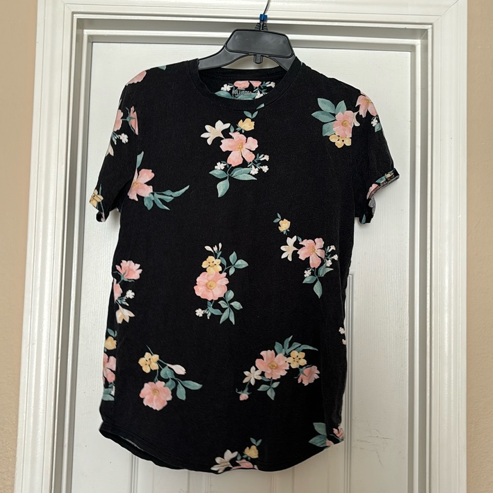Hollister tshirt